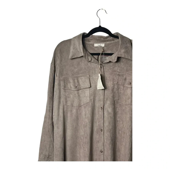 1314. EASEL LONG SLEEVE FAUX SUEDE TRENCH LENGTH SHACKET SIZE‎ LARGE OVERSIZED - Picture 4 of 10